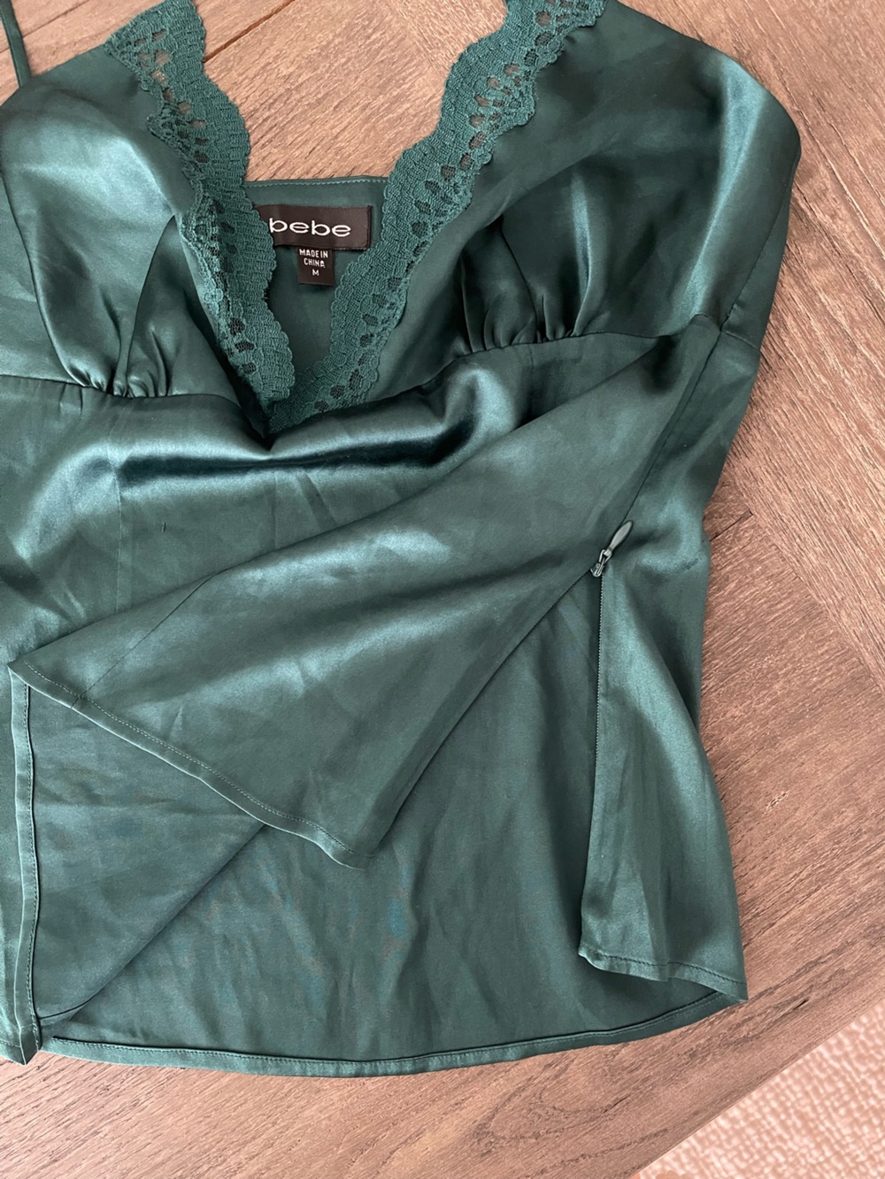 Y2K Vintage Bebe Emerald Green Silk Lace Trimmed Camisole  Top M DEADSTOCK - Picture 4 of 7